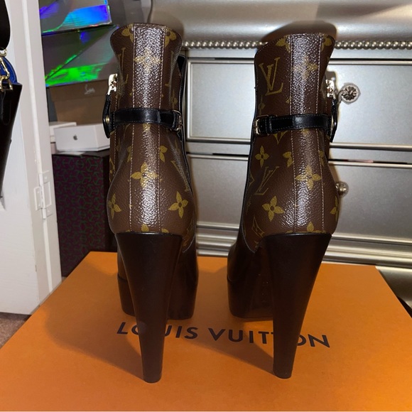 💯% AUTHENTIC LOUIS VUITTON AFTERGLOW PLATFORM ANKLE BOOT SIZE 8.5 - Picture 7 of 7